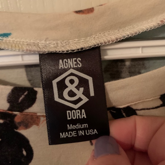 Agnes & Dora Relaxed Ruffle Tee - Picture 2 of 3